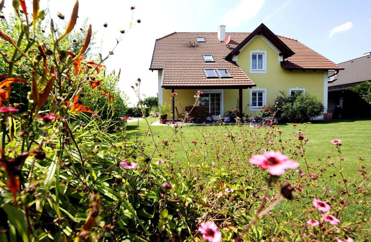 Hotel Gaestehaus Familie Trachsler Rohrendorf bei Krems Exterior foto