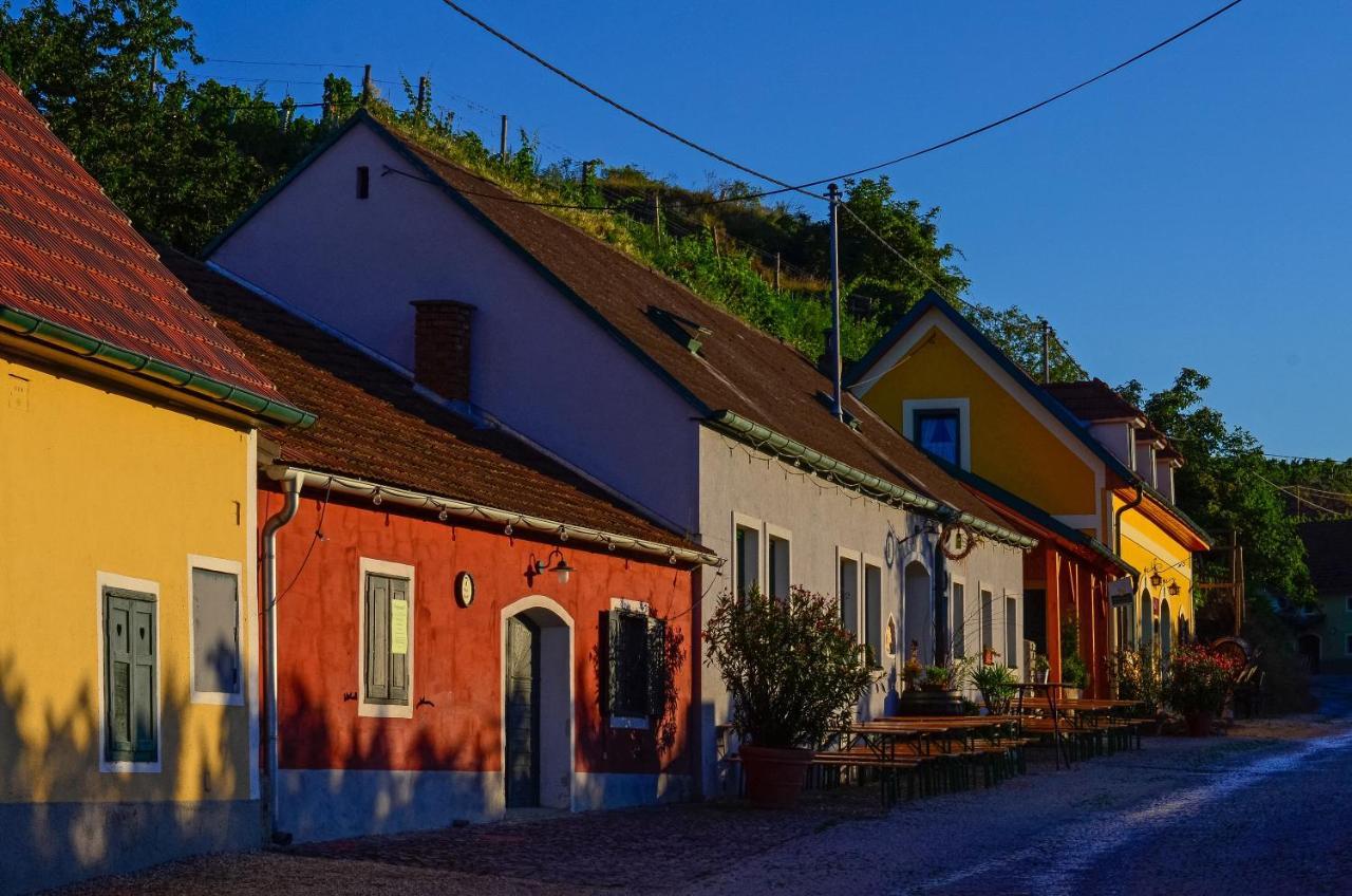 Hotel Gaestehaus Familie Trachsler Rohrendorf bei Krems Exterior foto